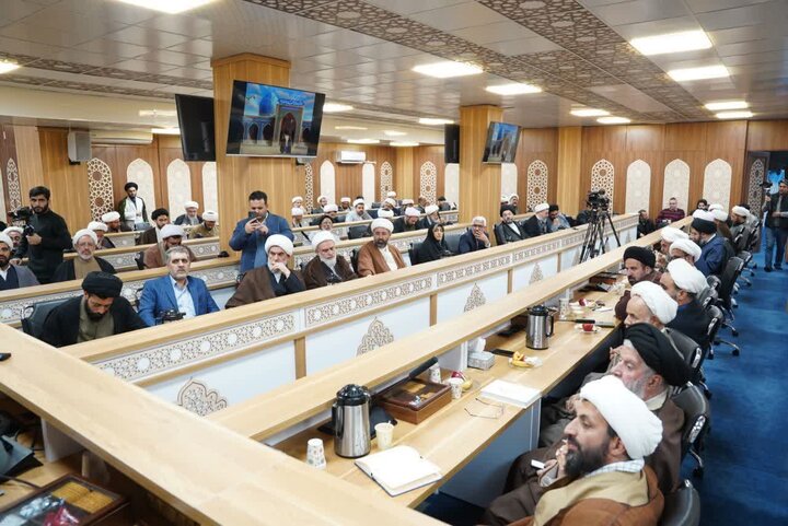 تصاویر / دوره توانمندسازی ائمه جمعه و امامان محله استان قزوین با حضور امام جمعه قزوین در شهر مقدس قم