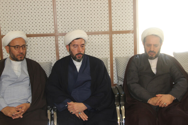 تصاویر / دیدار مدیر مرکز تد وین متون منابع درسی حوزه های علمیه کشور با مدیر و طلاب مدرسه علمیه امام صادق علیه الاسلام