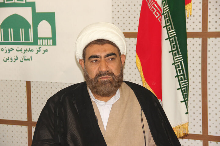 تصاویر / دیدار مدیر مرکز تد وین متون منابع درسی حوزه های علمیه کشور با مدیر و طلاب مدرسه علمیه امام صادق علیه الاسلام