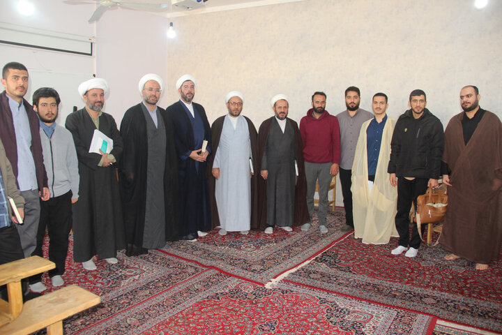 تصاویر / دیدار مدیر مرکز تد وین متون منابع درسی حوزه های علمیه کشور با مدیر و طلاب مدرسه علمیه امام صادق علیه الاسلام