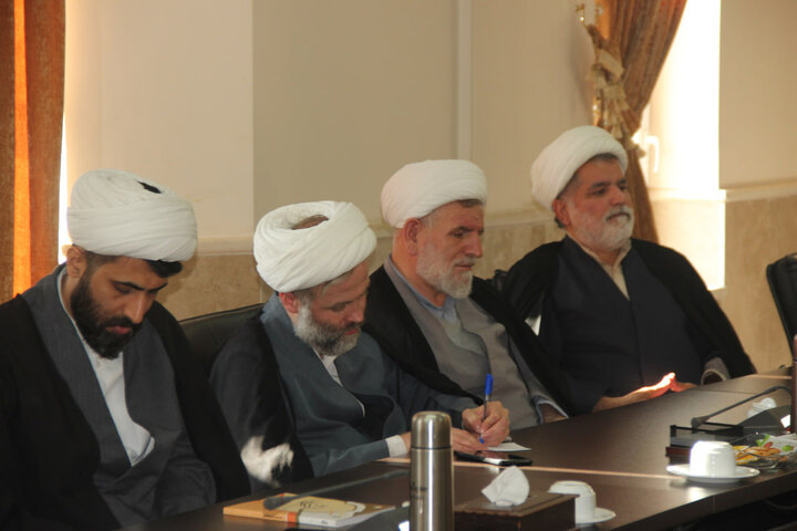 تصاویر / دیدار مدیر مرکز متون ن منابع درسی حوزه های علمیه کشور با مدیر واساتید حوزه علمیه قزوین