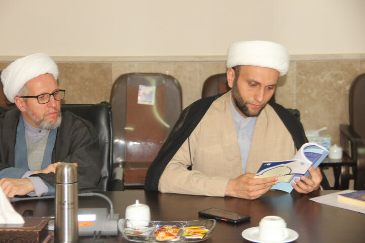 تصاویر / دیدار مدیر مرکز متون ن منابع درسی حوزه های علمیه کشور با مدیر واساتید حوزه علمیه قزوین