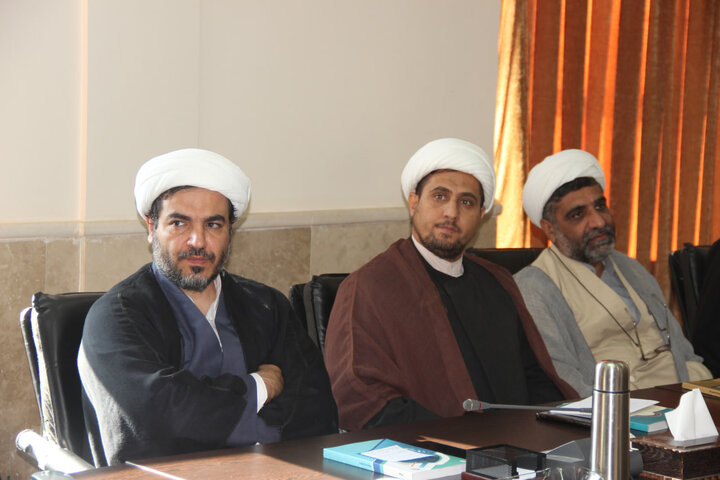 تصاویر / دیدار مدیر مرکز متون ن منابع درسی حوزه های علمیه کشور با مدیر واساتید حوزه علمیه قزوین