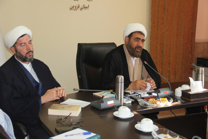 تصاویر / دیدار مدیر مرکز متون ن منابع درسی حوزه های علمیه کشور با مدیر واساتید حوزه علمیه قزوین