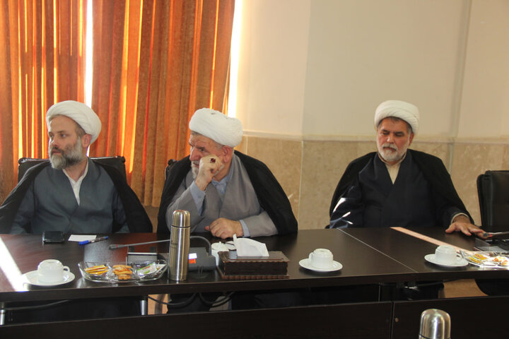 تصاویر / دیدار مدیر مرکز متون ن منابع درسی حوزه های علمیه کشور با مدیر واساتید حوزه علمیه قزوین