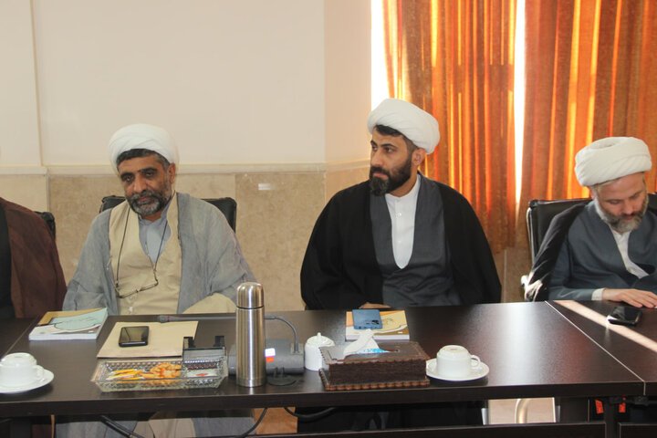 تصاویر / دیدار مدیر مرکز متون ن منابع درسی حوزه های علمیه کشور با مدیر واساتید حوزه علمیه قزوین