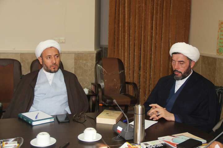 تصاویر / دیدار مدیر مرکز متون ن منابع درسی حوزه های علمیه کشور با مدیر واساتید حوزه علمیه قزوین