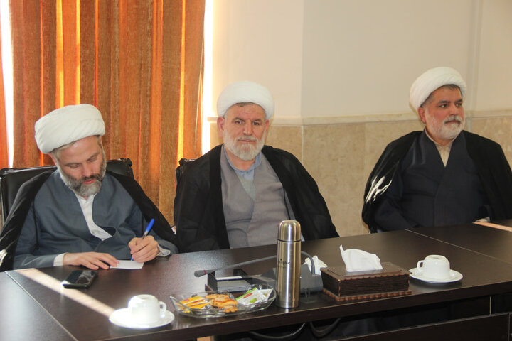 تصاویر / دیدار مدیر مرکز متون ن منابع درسی حوزه های علمیه کشور با مدیر واساتید حوزه علمیه قزوین