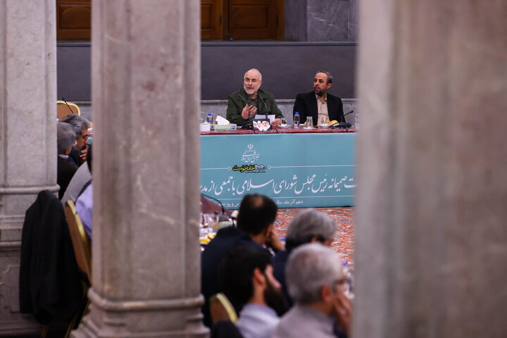 تصاویر/ نشست صمیمانه رئیس مجلس با مدیران رسانه‌های کشور