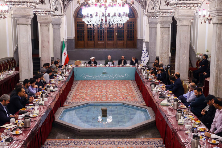 تصاویر/ نشست صمیمانه رئیس مجلس با مدیران رسانه‌های کشور