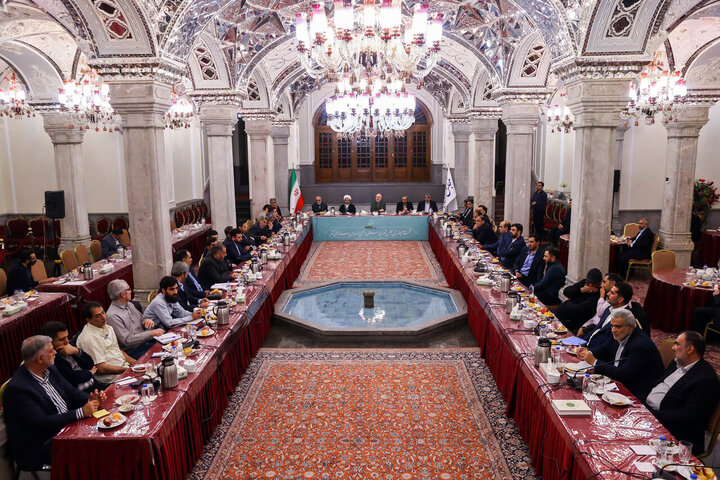 تصاویر/ نشست صمیمانه رئیس مجلس با مدیران رسانه‌های کشور