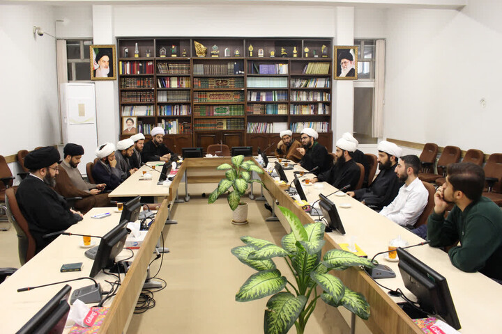 تصاویر | نشست نماینده ولی فقیه در استان زنجان با گروه‌های تبلیغی زنجان