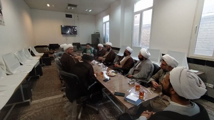 تصاویر/ نشست معاونان و رابطان تبلیغ مدارس علمیه منطقه کاشان