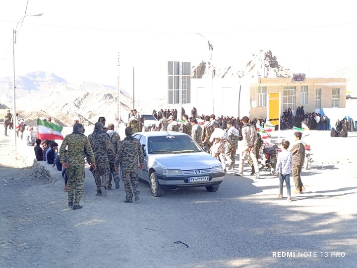 تصاویر/ آیین تشیع پیکر مطهر شهید گمنام در روستا درجادون