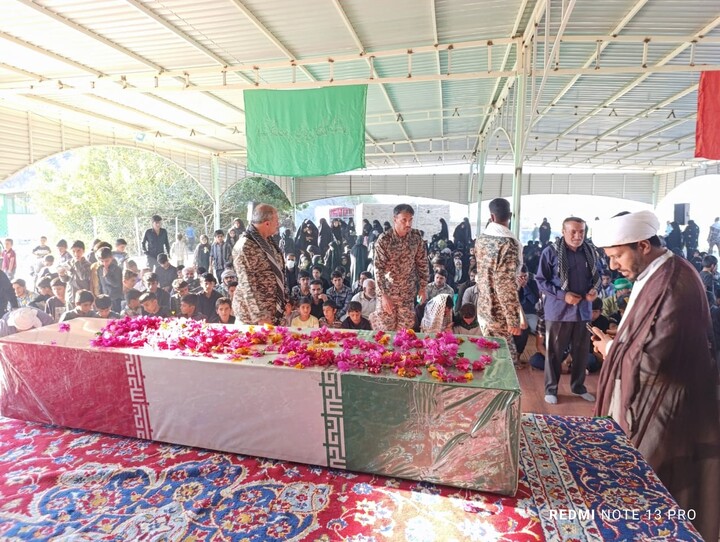 تصاویر/ آیین تشیع پیکر مطهر شهید گمنام در روستا درجادون