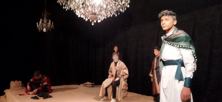 تصاویر/ اجرای نمایش «فاطمه(س)؛ اولین سرباز ولایت» در مسجد جامع حضرت ابوالفضل(ع)