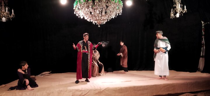 تصاویر/ اجرای نمایش «فاطمه(س)؛ اولین سرباز ولایت» در مسجد جامع حضرت ابوالفضل(ع)