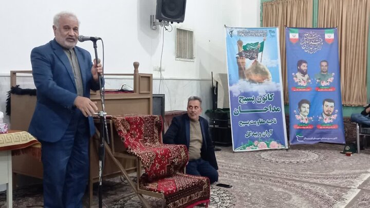 تصاویر/شب شعر با حضور مداحان و شعرای آیینی شهرستان کاشان و آران و بیدگل