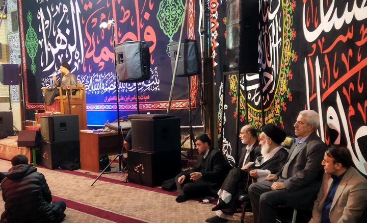 تصاویر/ مراسم سوگواری وفات حضرت ام البنین(س) در مسجد جامع احباب الحسین (ع) اصفهانک