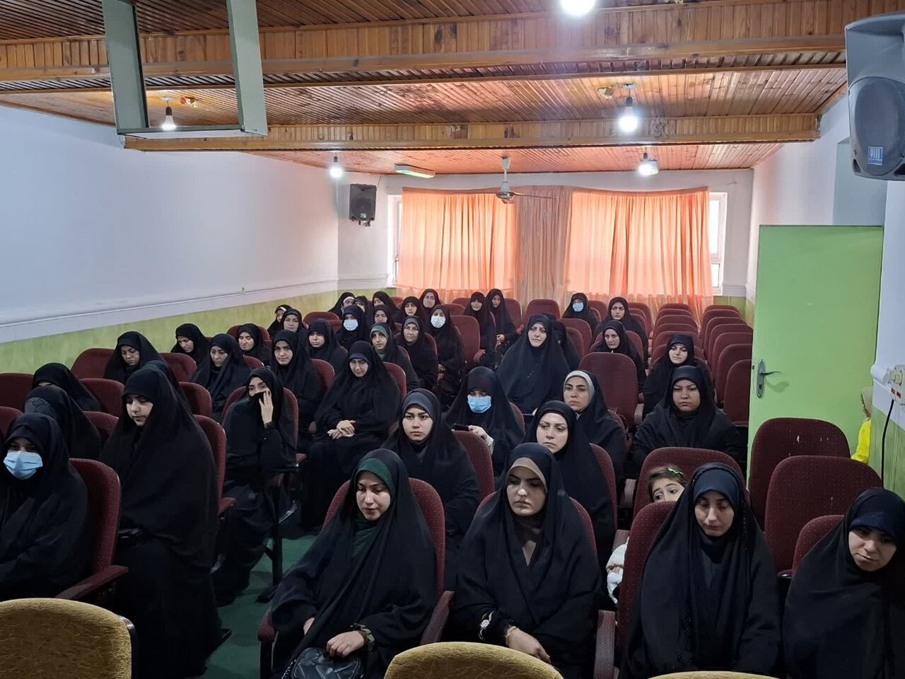 برگزاری نشست مدیر حوزه علمیه گیلان با مبلّغات طرح مدارس امین شهرستان تالش + عکس