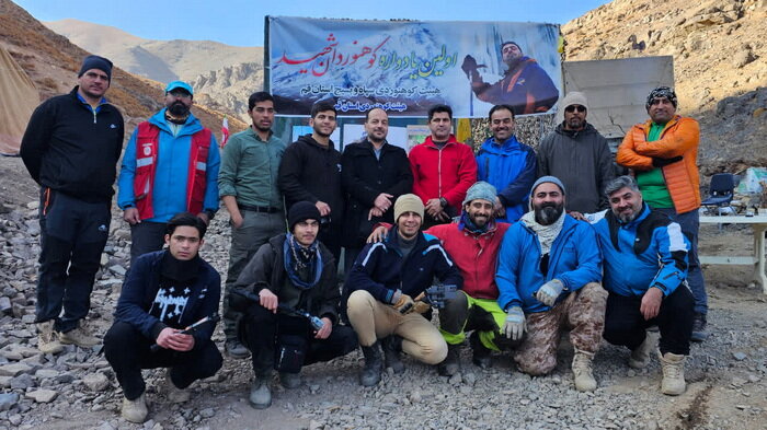 هم‌قدم با شهدا بر بام استان قم