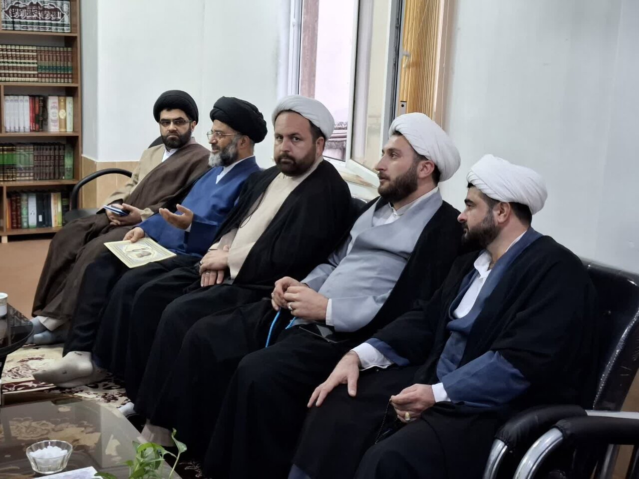 نشست مشترک مدیر حوزه علمیه گیلان با مبلغین طرح هجرت شهرستان تالش برگزار شد+ عکس