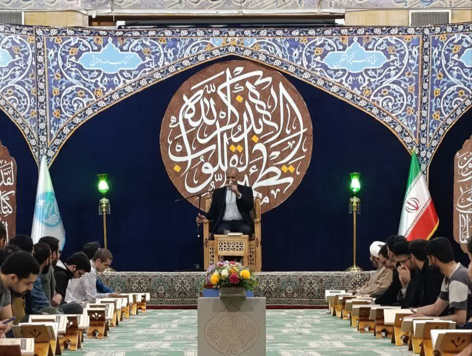 برگزاری محفل قرآنی «اخت الرضا» در دانشگاه علوم پزشکی قم
