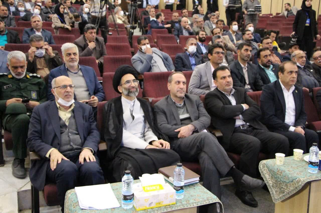 رونمایی چندین طرح و برنامه در حوزه فرهنگ و توسعه دانشگاهی در کاشان+عکس