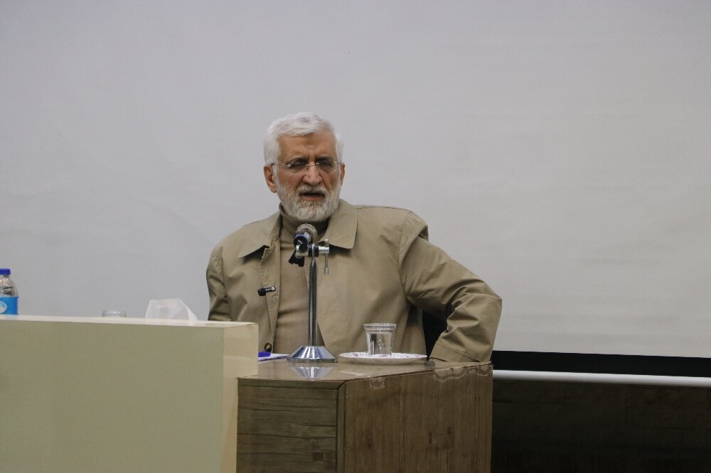 جلیلی در ارومیه: تکلیف الهی، محور تجمع نخبگان است/ تأکید جلیلی بر لزوم به‌روز بودن، امتداد اهداف متعالی و ارائه راهکار عملی برای کمک به دولت