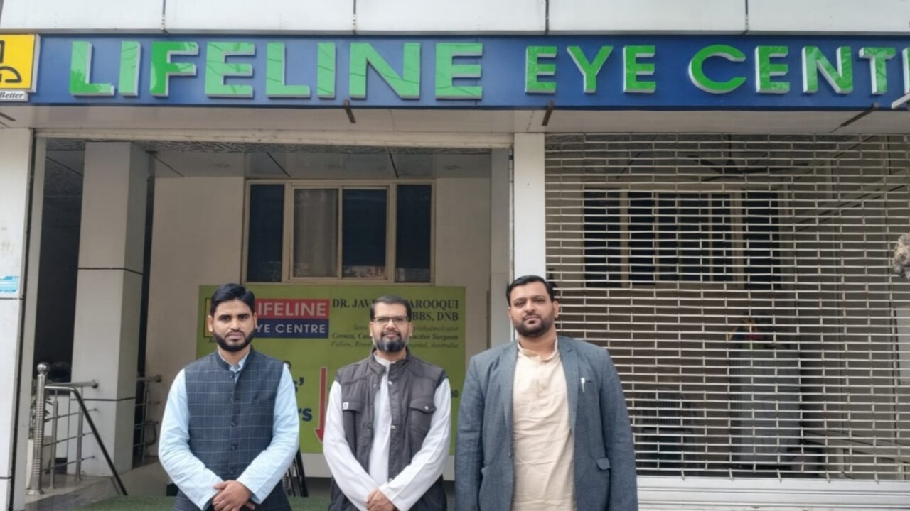 مولانا سید محمود رضوی نے مفت آئی و میڈیکل کیمپ کا معائنہ کیا؛ ڈاکٹر فاروقی کی خدمات کو خراجِ تحسین