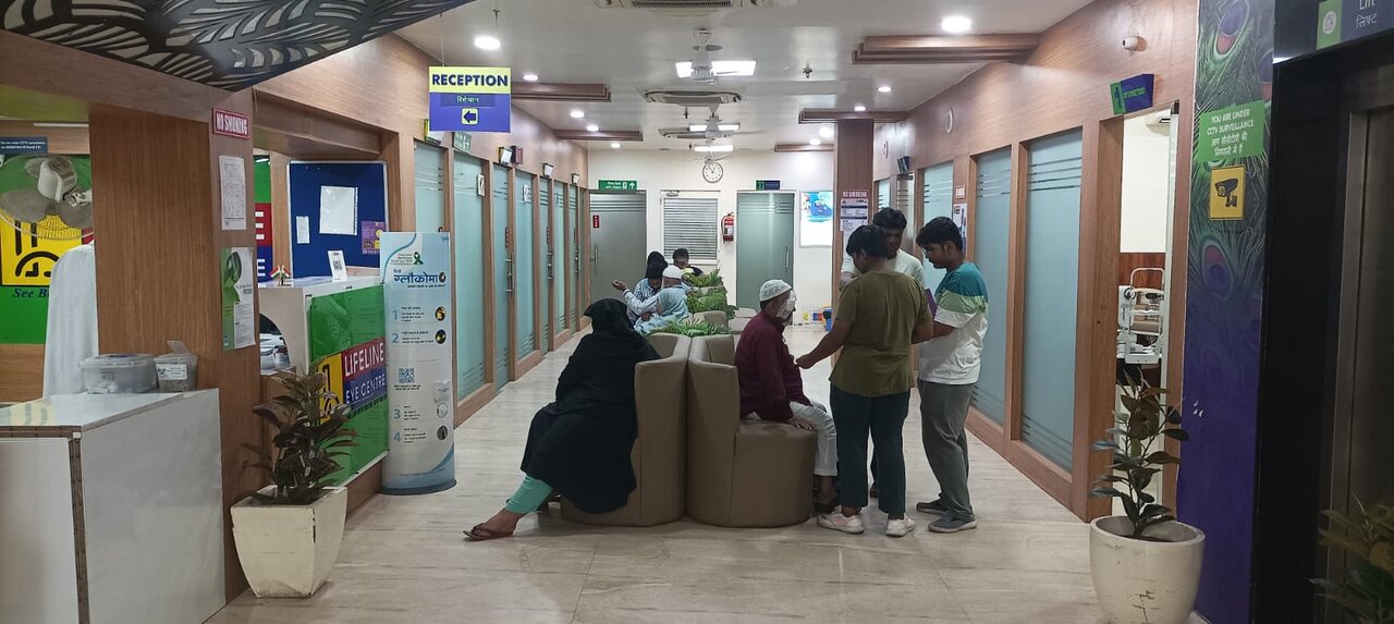 مولانا سید محمود رضوی نے مفت آئی و میڈیکل کیمپ کا معائنہ کیا؛ ڈاکٹر فاروقی کی خدمات کو خراجِ تحسین