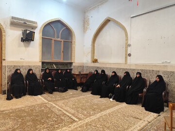 جلسه هم‌اندیشی ارتقای آموزشی و فرهنگی در مدرسه علمیه فاطمیه خرم‌آباد برگزار شد