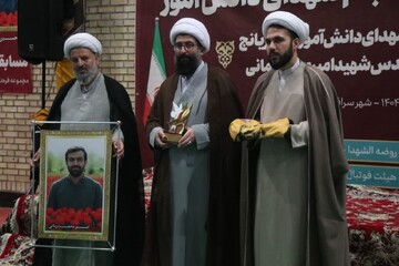 اختتامیه جام فوتسال شهدای دانش‌آموز در مریانج برگزار شد+تصاویر