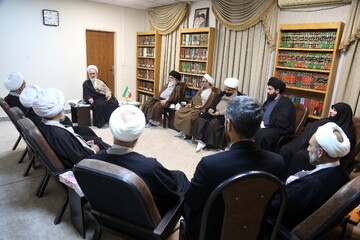 تصاویر / دیدار اعضای برگزاری همایش ملی بزرگداشت آیت‌الله یزدی با آیت الله اعرافی