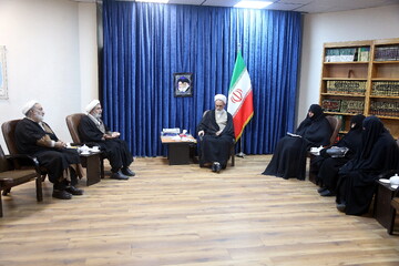 تصاویر/ دیدار اعضای هیئت امنای جامعة الزهرا با آیت الله اعرافی