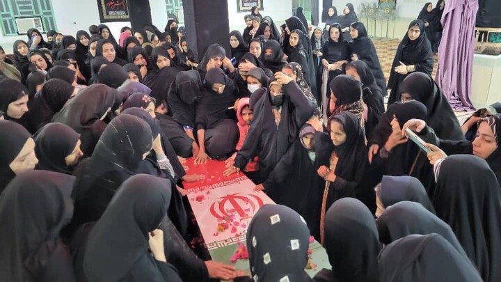 تصاویر/آیین استقبال و تشیع پیکر مطهر شهید گمنام در روستای شهر سندرک