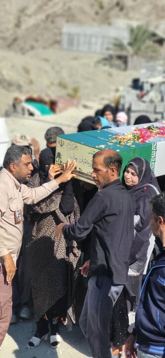 تصاویر/آیین استقبال و تشیع پیکر مطهر شهید گمنام در روستای شهر سندرک