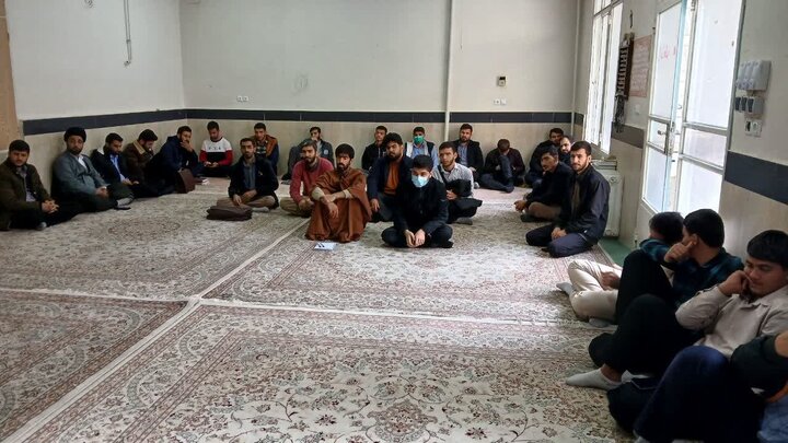 تصاویر/نشست تبیین آیین نامه های پژوهشی در مدرسه باقرالعلوم(ع) کوهدشت