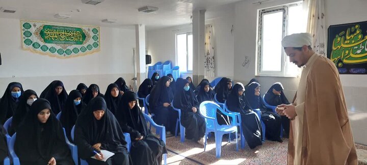 تصاویر/ برگزاری درس اخلاق در مدرسه علمیه الزهرا(س) شهداد
