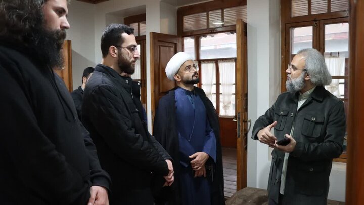 حضور طلاب مدرسه‌ی امیرالمؤمنین‌(ع) رشت به مناسبت صد و چهارمین سالگرد شهادت روحانی مبارز نهضت جنگل