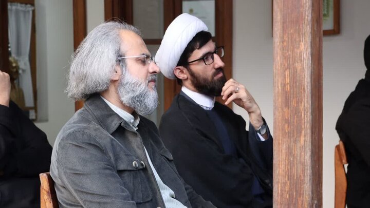 حضور طلاب مدرسه‌ی امیرالمؤمنین‌(ع) رشت به مناسبت صد و چهارمین سالگرد شهادت روحانی مبارز نهضت جنگل