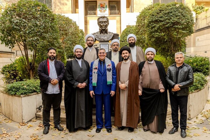 دیدار مدیران حوزه‌ علمیه تهران با سفیر ونزوئلا