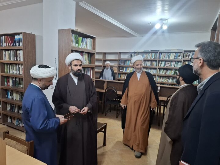 افتتاح کتابخانه مشترک مدرسه علمیه سفیران هدایت و مدرسه علمیه امام جعفر صادق(ع) تالش