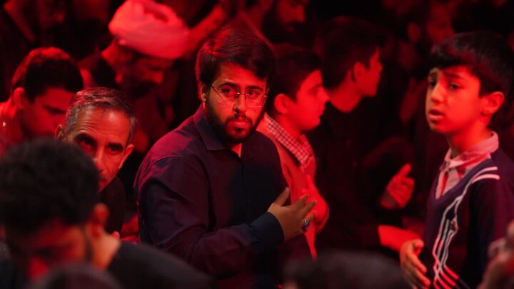 حضور طلاب در مجلس سوگواری مدرسه علمیه امام حسن مجتبی(ع).