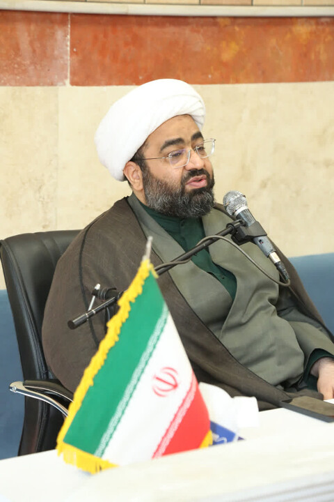 تصاویر/ دوازدهمین جلسه برنامه «طلبه باشیم» در مدرسه علمیه امیرالمومنین(ع)تبریز