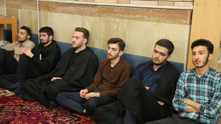 تصاویر/ دوازدهمین جلسه برنامه «طلبه باشیم» در مدرسه علمیه امیرالمومنین(ع)تبریز