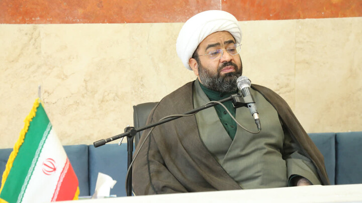 تصاویر/ دوازدهمین جلسه برنامه «طلبه باشیم» در مدرسه علمیه امیرالمومنین(ع)تبریز