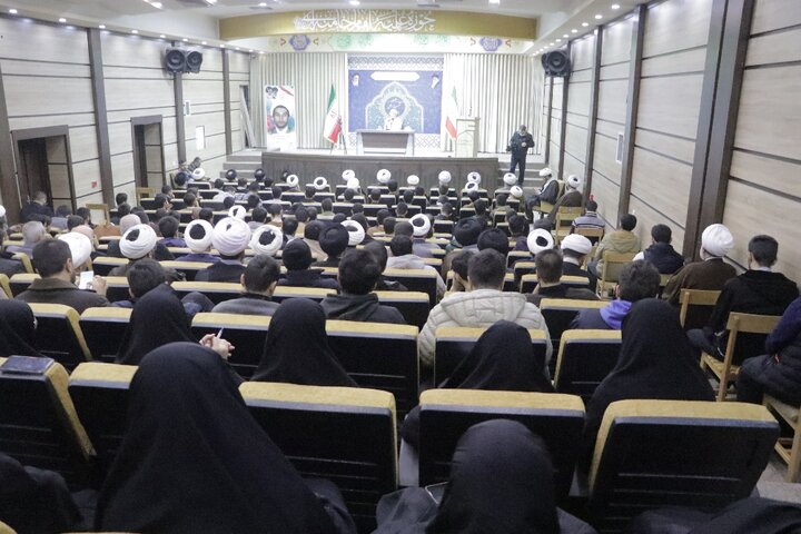 تصاویر/ همایش جهاد تبیین طلاب و روحانیون ارومیه