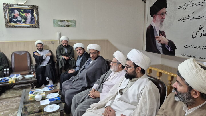 تصاویر/ نشست مدیران مدارس علمیه منطقه کاشان