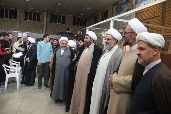 تصاویر / حضور مدیر حوزه علمیه قزوین از مسابقات تیراندازی طلاب حوزه علمیه قزوین